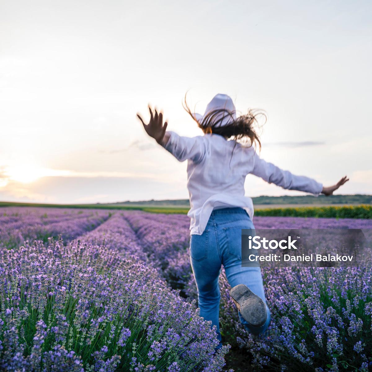 woman-in-flower-field